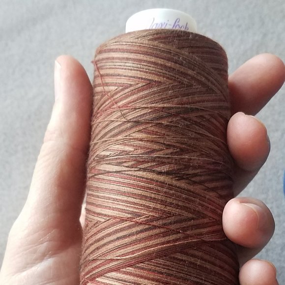 Maxi Lock 2 Spools of Mocha al Fudge Serger/ Sewing Machine Polyester Thread - Picture 4 of 7